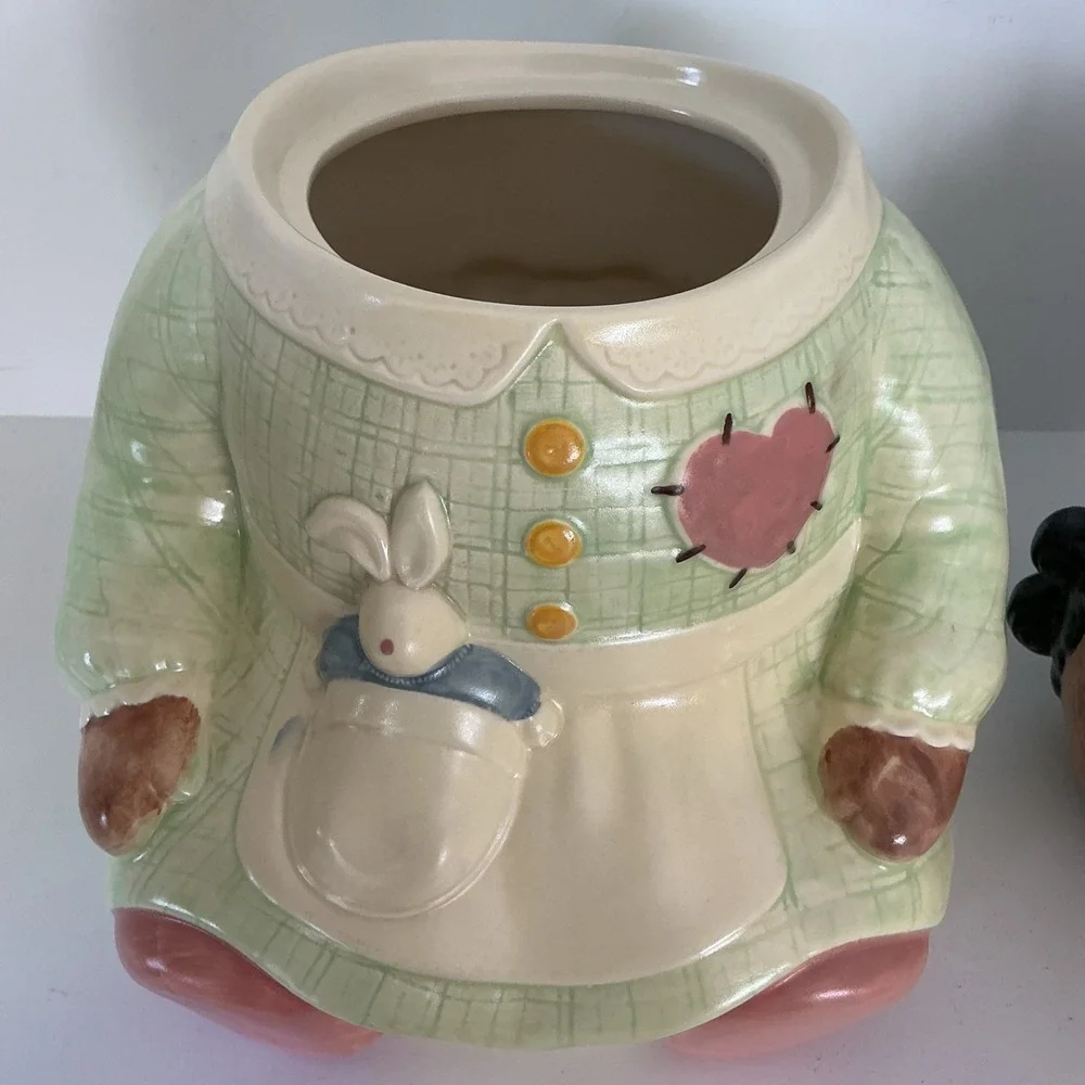 Vintage Treasure Craft 